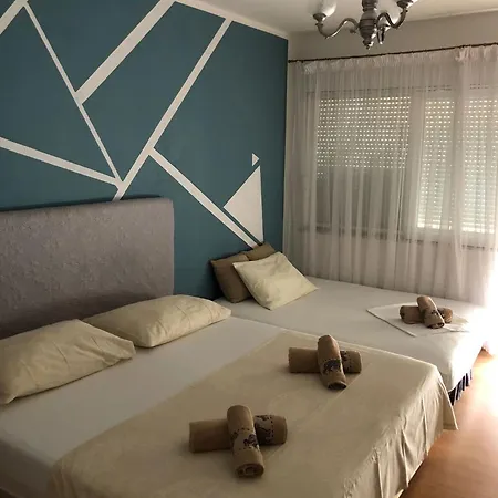 Mimi Omis